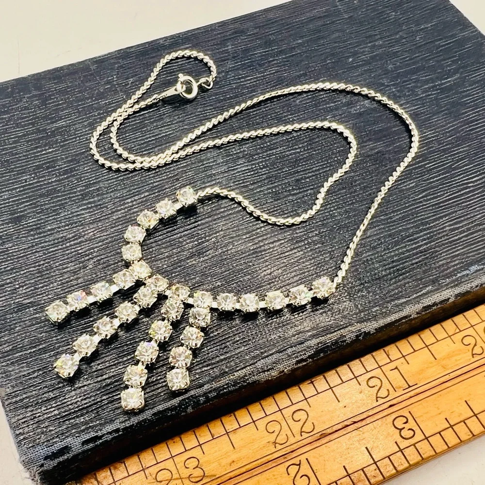 Vintage rhinestone fringe silver tone necklace 18”